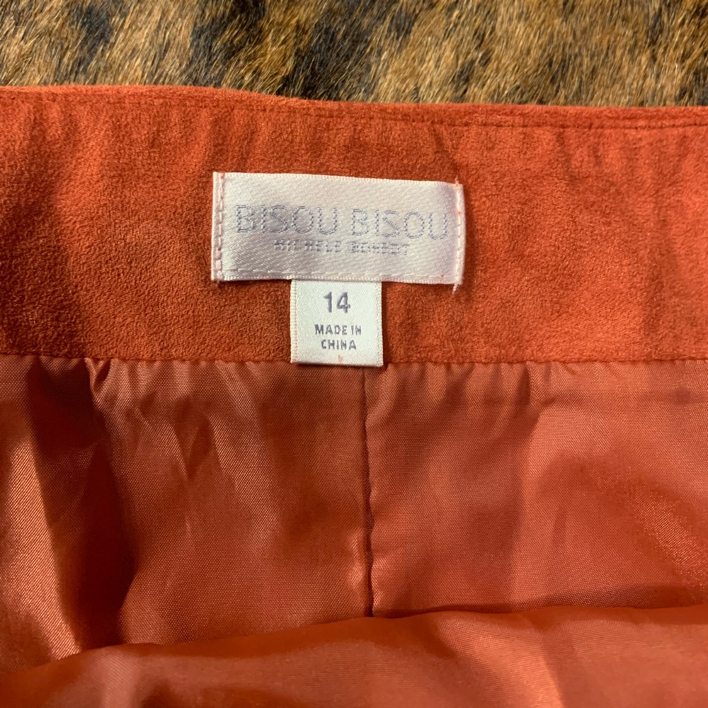 Bisou Bisou size 14 rust colored studded asymmetrical side zip skirt with lining - Picture 3 of 10